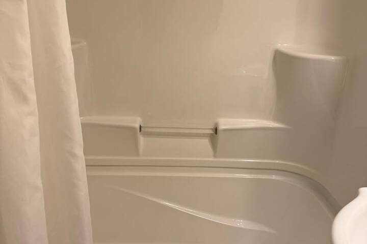 Room 10 of 17
