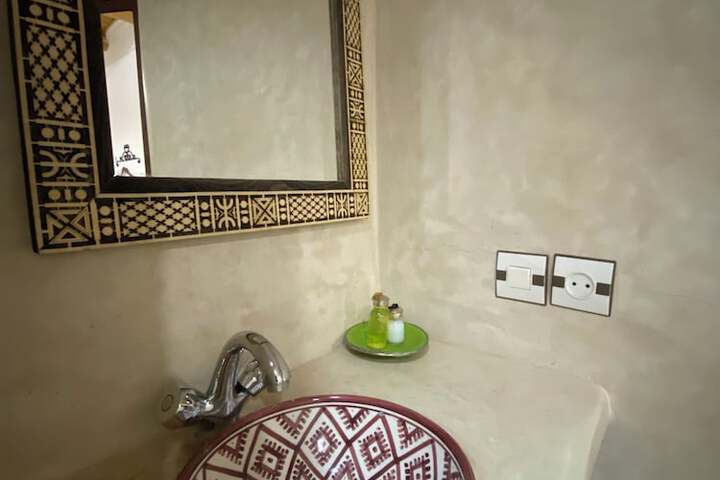Room 8 of 50