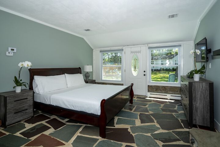 Room 12 of 125