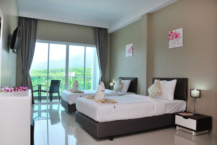 Room 5 of 92