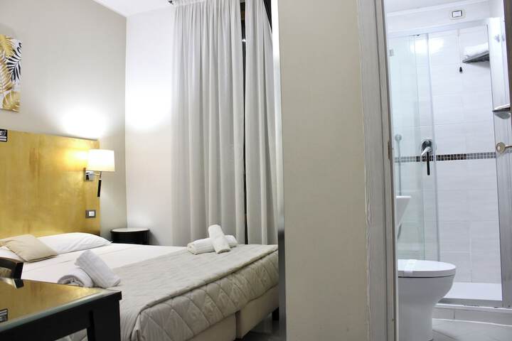 Room 43 of 63