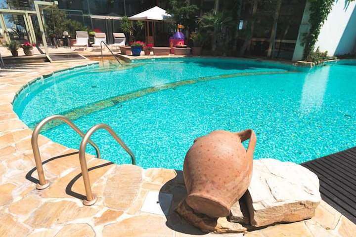 Pool 20 of 43