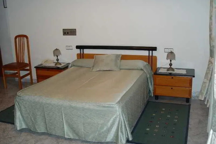 Room 4 of 4