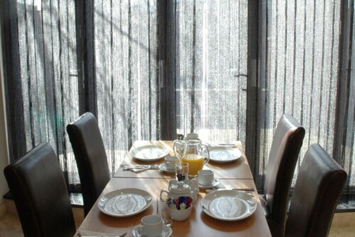 Dining 40 of 60