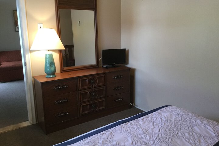 Room 11 of 80
