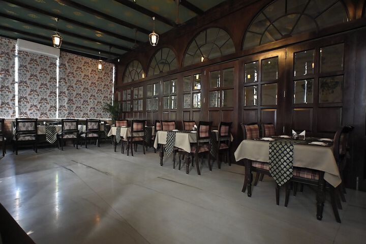Dining 106 of 161