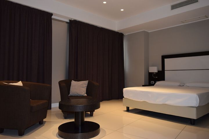 Room 28 of 50