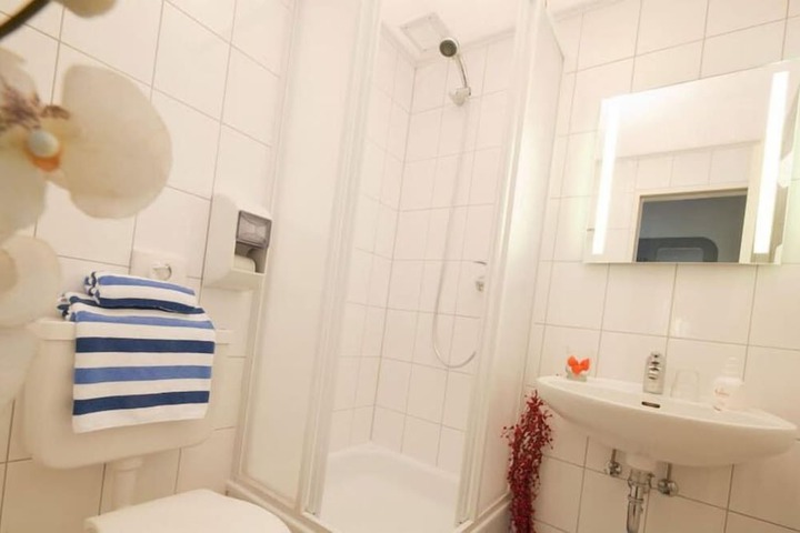Room 15 of 24