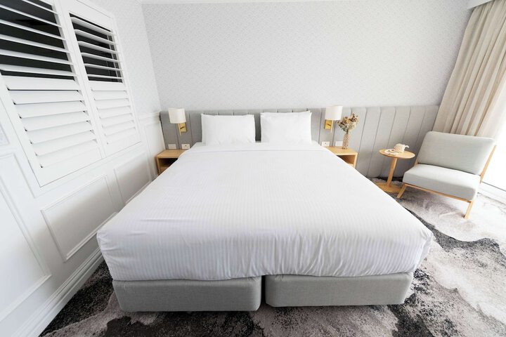 Room 10 of 83