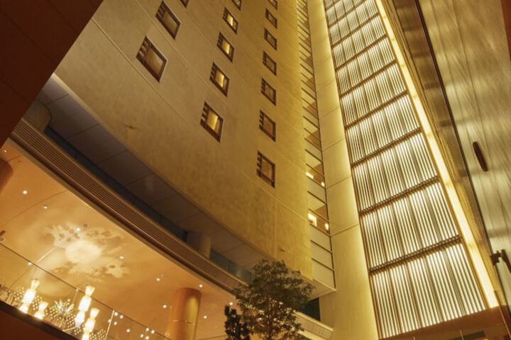Entrance & Lobby