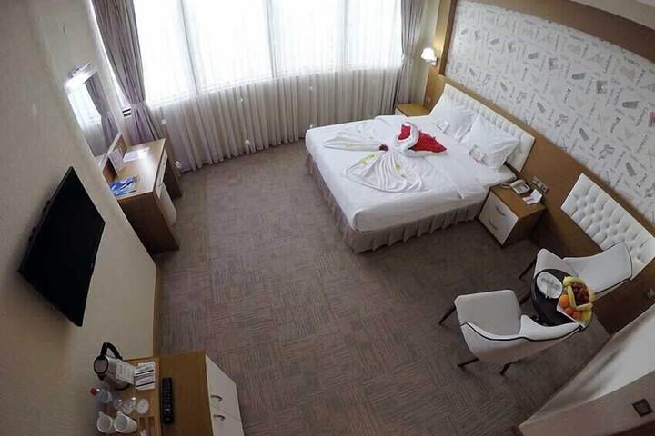 Room 14 of 38