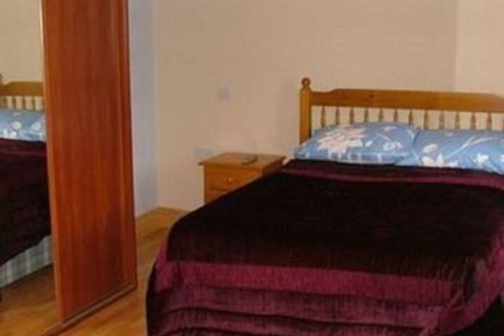 Room 9 of 13