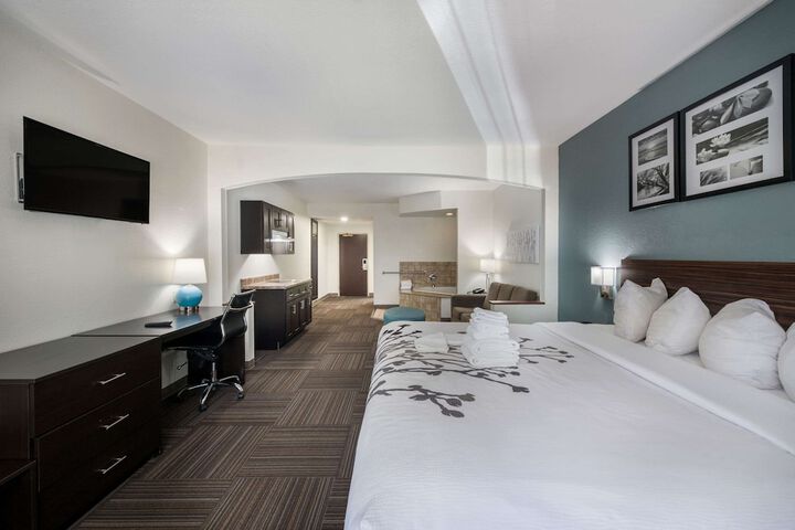 Superior King Bed (6 of 15)
