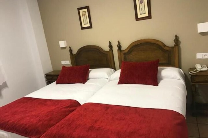 Room 10 of 25