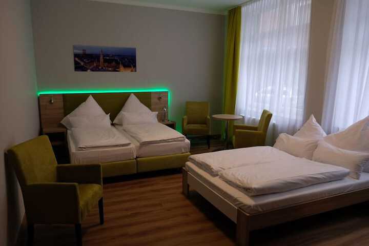 Room 14 of 65
