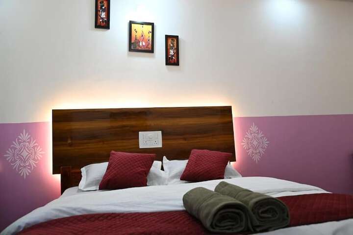 Room 5 of 10