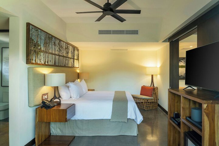 Room 40 of 252