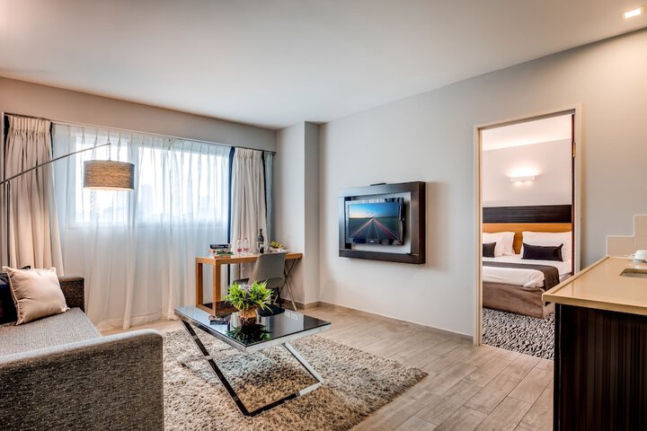 Room 34 of 70