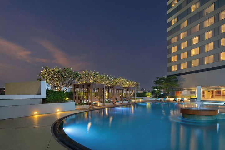 Hotel Exterior 124 of 129