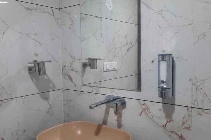 Room 6 of 22