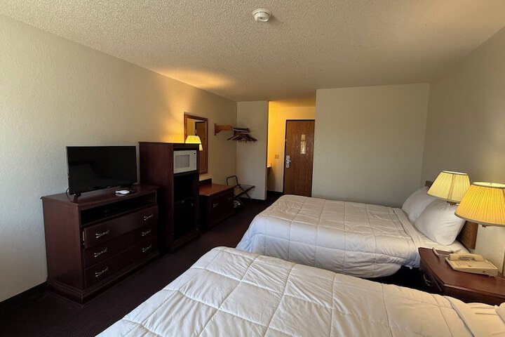 Room 8 of 36