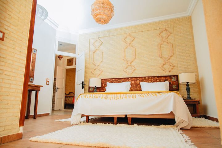 Room 2 of 35