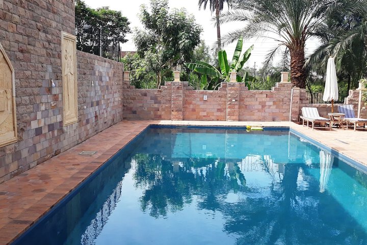 Pool 104 of 218