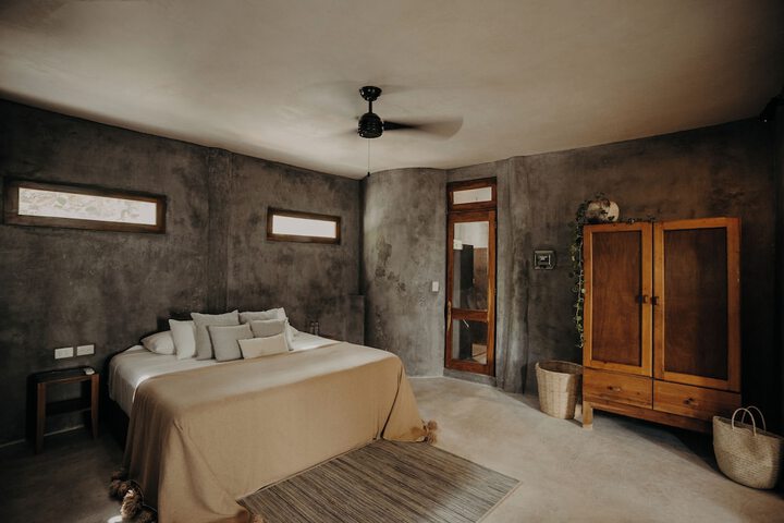 Room 18 of 78