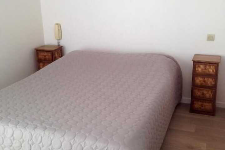 Room 6 of 42