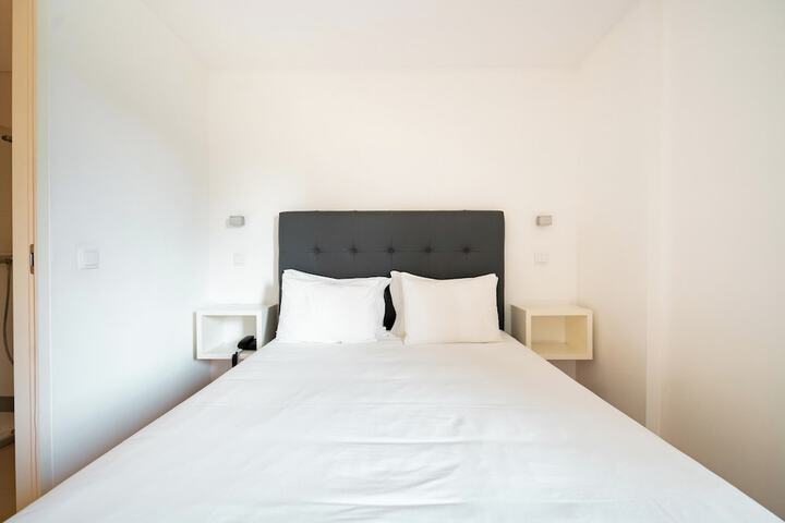 Room 5 of 38