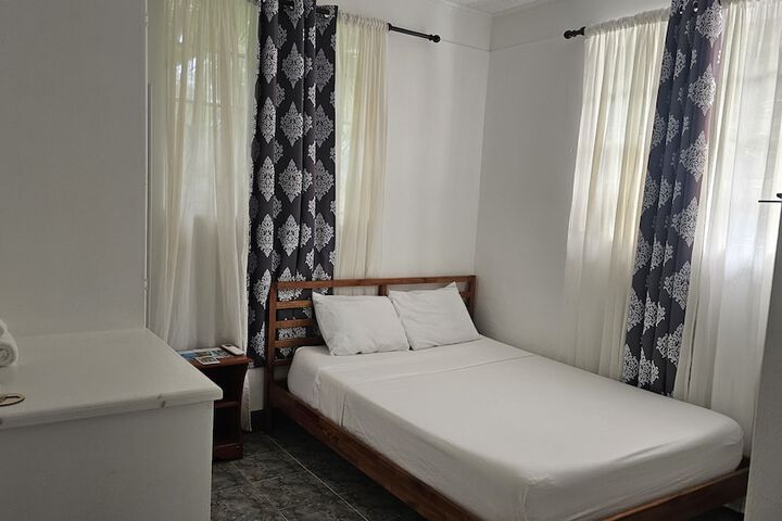 Room 11 of 48