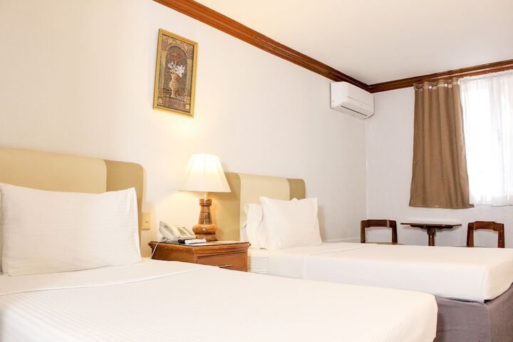 Room 12 of 26