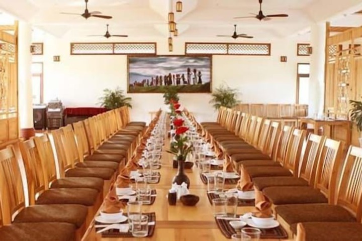 Dining 23 of 45