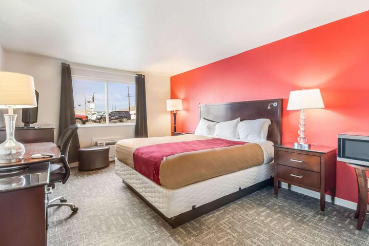 Room 8 of 28