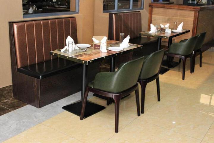 Dining 40 of 61