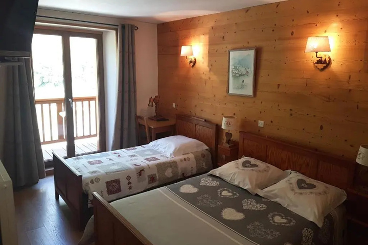 Room 4 of 15