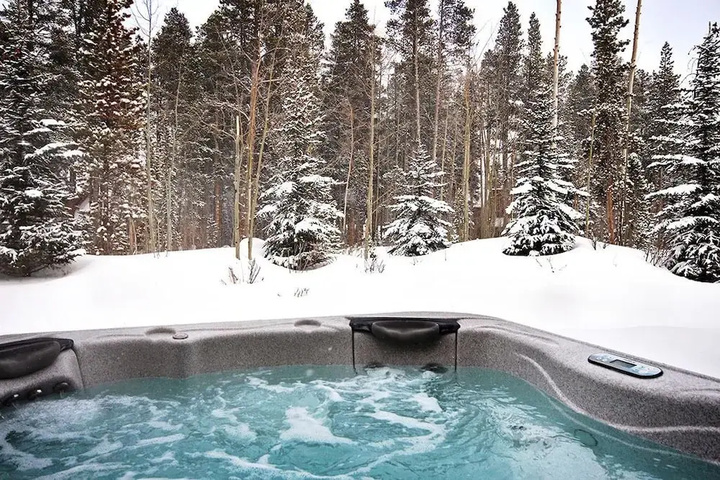 Pool 12 of 21