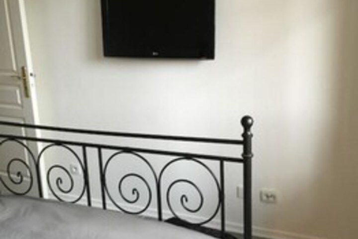 Room 15 of 19