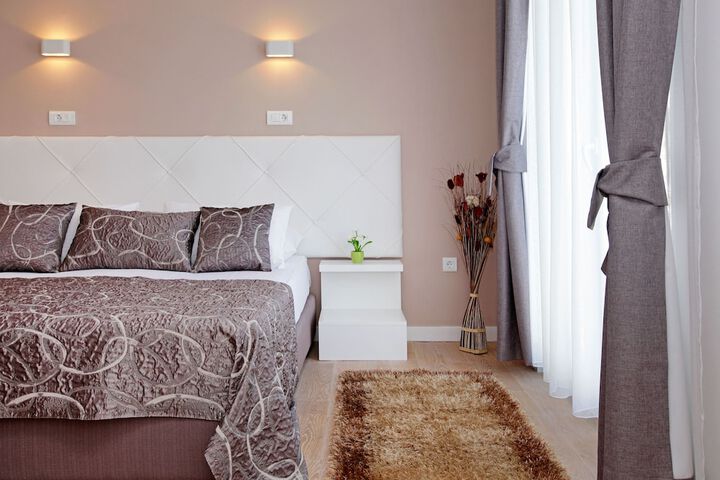 Room 10 of 81