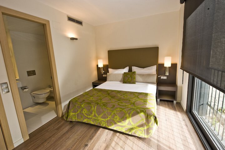 Room 4 of 57