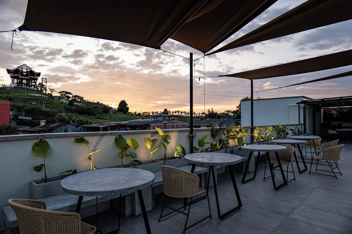Terrace/Patio 30 of 54