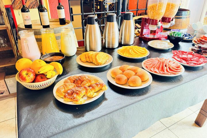 Breakfast/Coffee Service 51 of 77