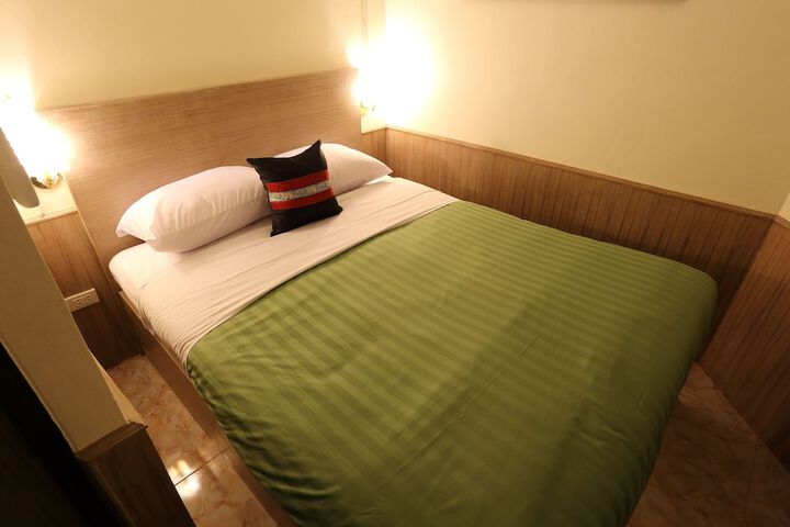 Room 6 of 22