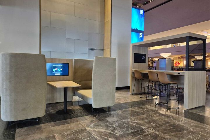 Entrance & Lobby