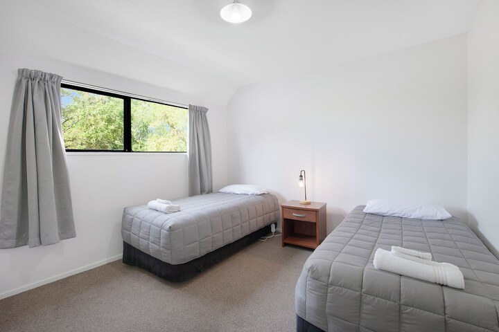 Room 3 of 34