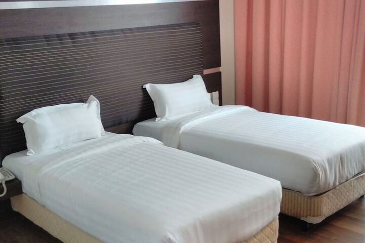Room 9 of 47