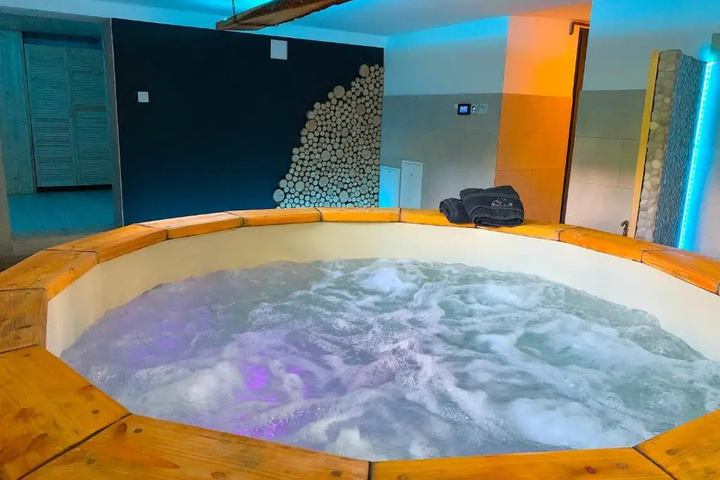 Pool 4 of 5
