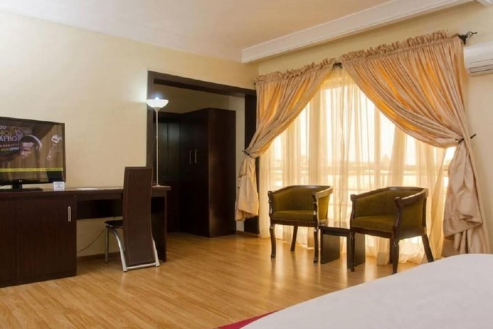 Room 13 of 29
