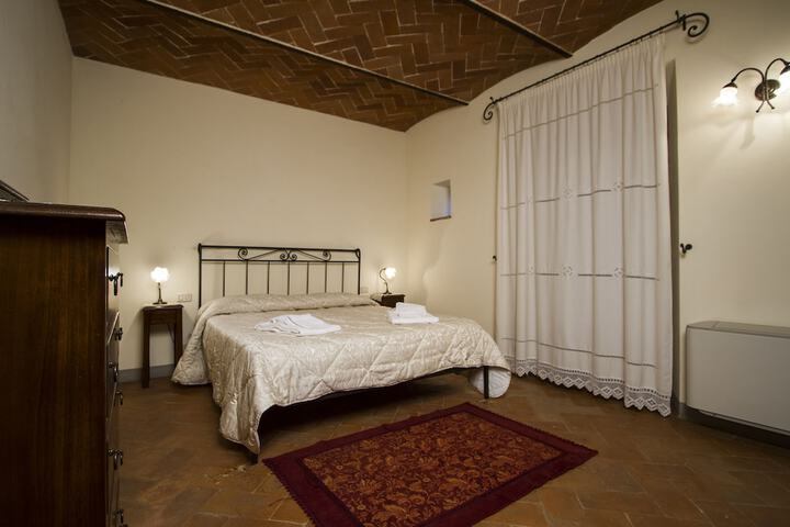Room 2 of 63