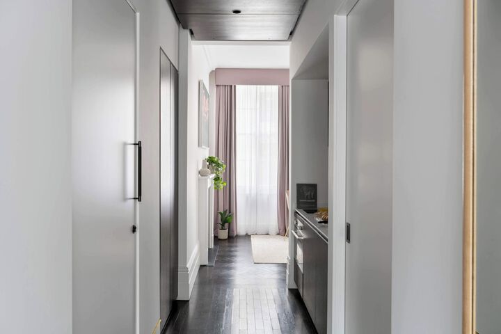Room 28 of 46